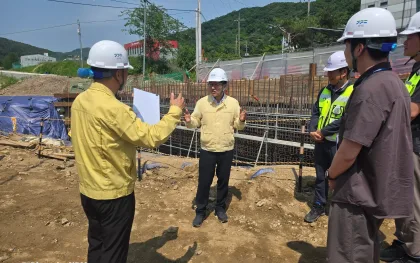 김대순 경기도 행정2부지사, 수해 대비 금어천 정비사업 현장 점검