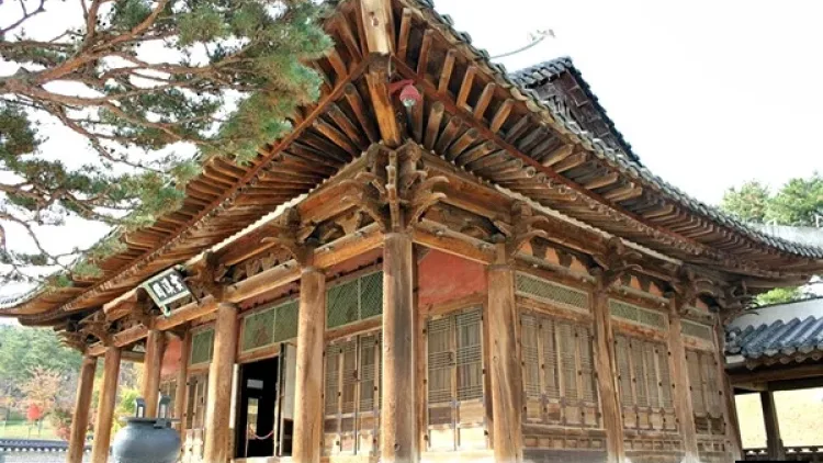 도시로서의 수원, 수원엔 자연의 령을 모시는 곳이 있었다
