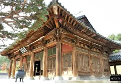 도시로서의 수원, 수원엔 자연의 령을 모시는 곳이 있었다