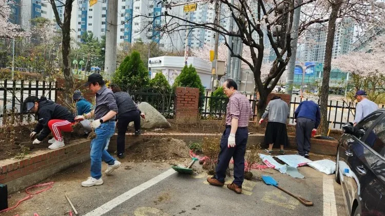 수원시 장안구 정자2동 기로경로당, 봄맞이 화단정비