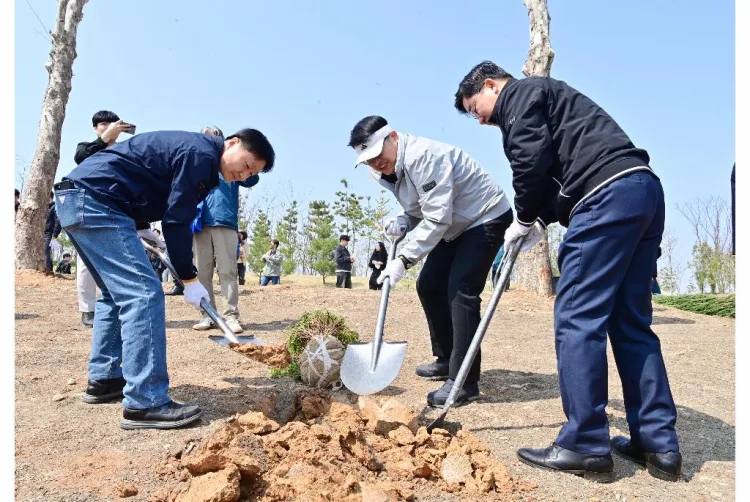 제81회 식목일 기념 나무심기 행사