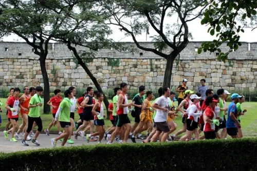 이봉주 마라톤너와 함께 달리며 수원을 알리다_1